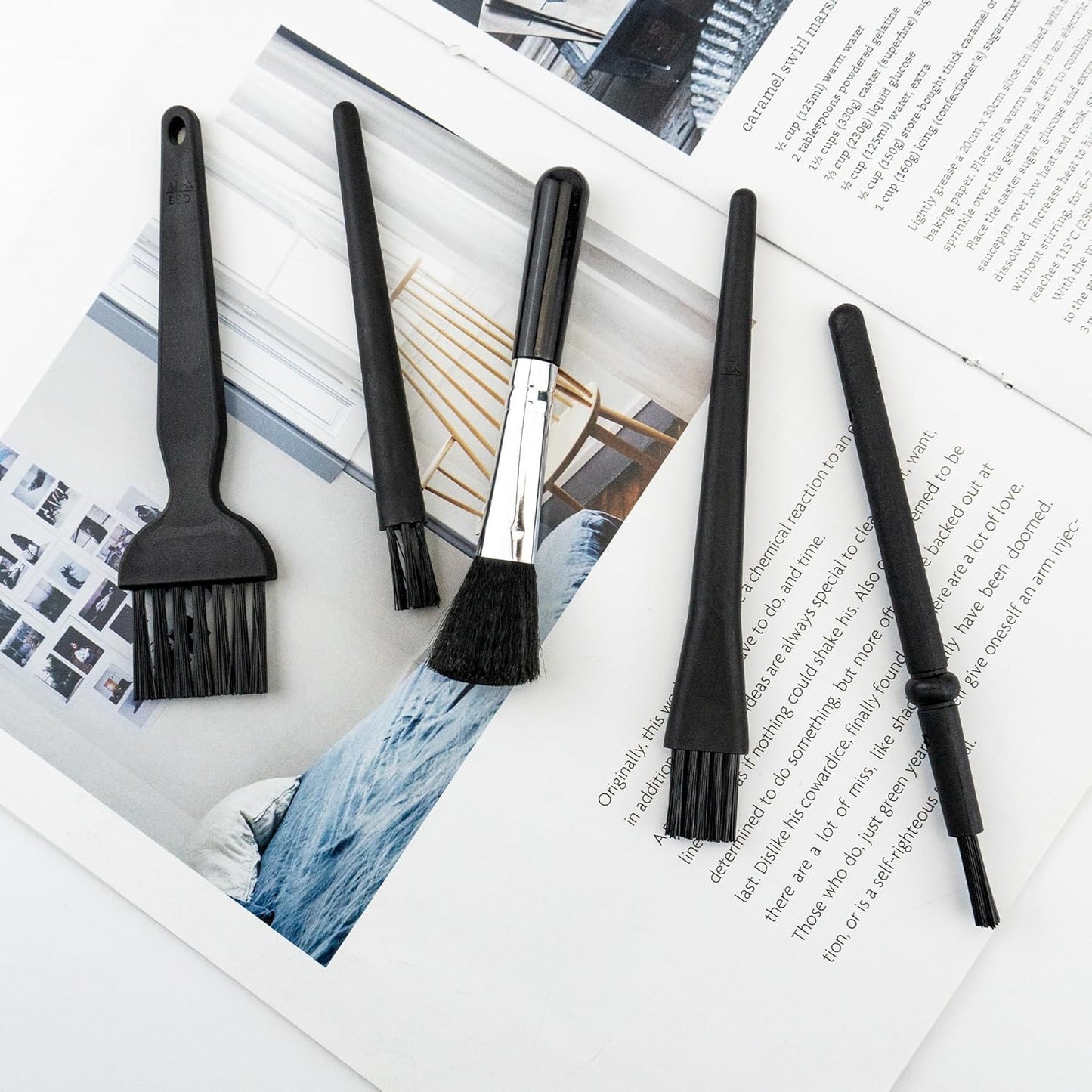 5 PCS Mini Keyboard Cleaning Brushes Kit, PP Handle Nylon Anti Static Electronic Dust Cleaning Brush for Computer Keyboard Motherboard Camera Small Space