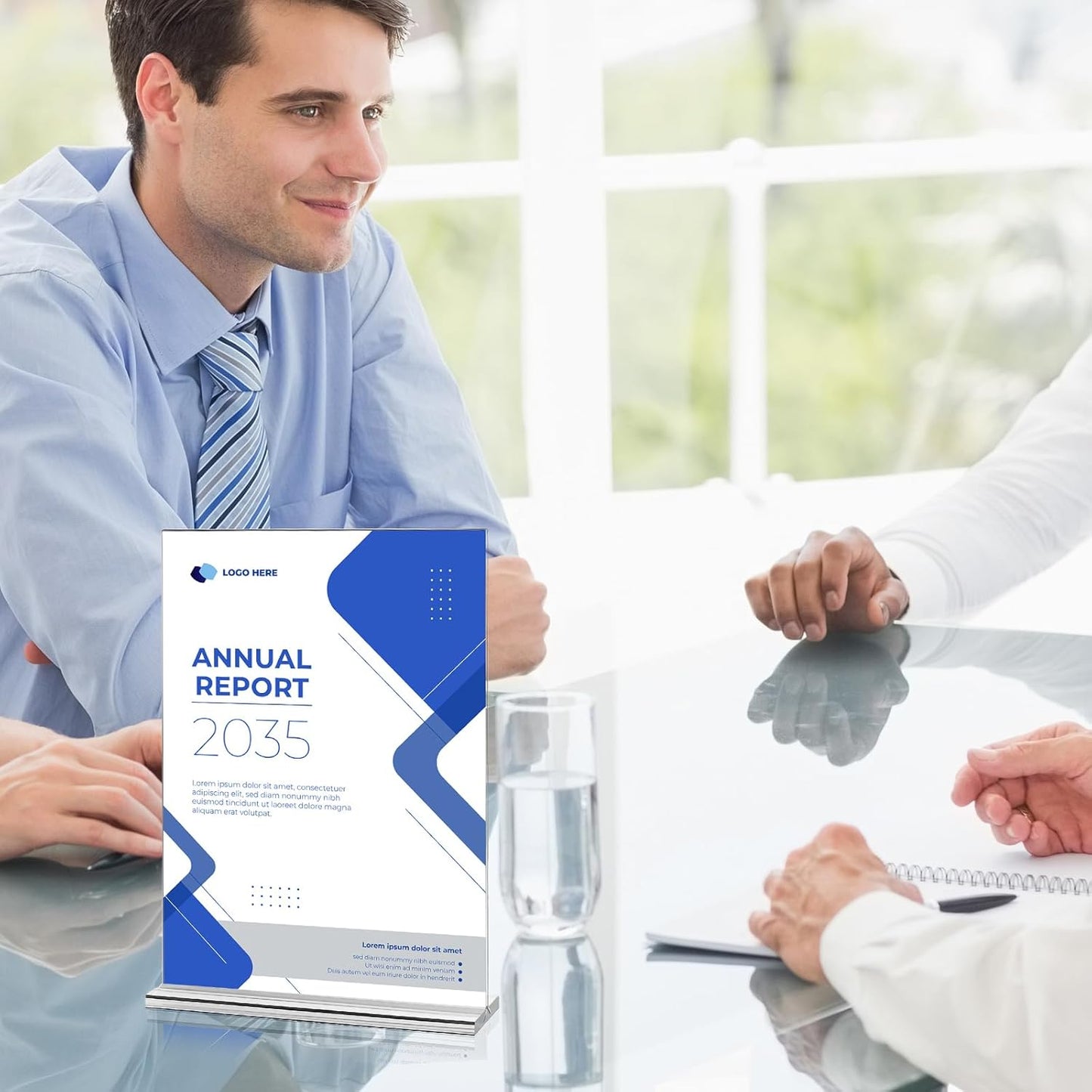 Daofary Acrylic Sign Holder 5 x 7 Inches 6 Pack, Double-Sided Stand up Table Top Paper Holder, Store Sign Holders, Plastic Sign Display for Restaurants, Hotels, Office